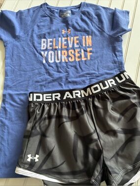 UNDER ARMOUR girls size large short set